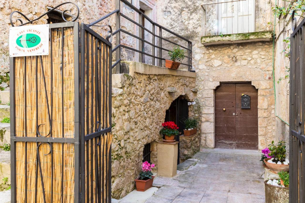Casa Vacanze Porta Manfredi Arce Exterior photo